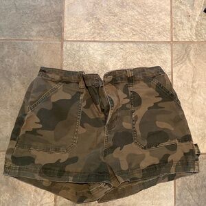 Camo Ultra High-Rise Shorts